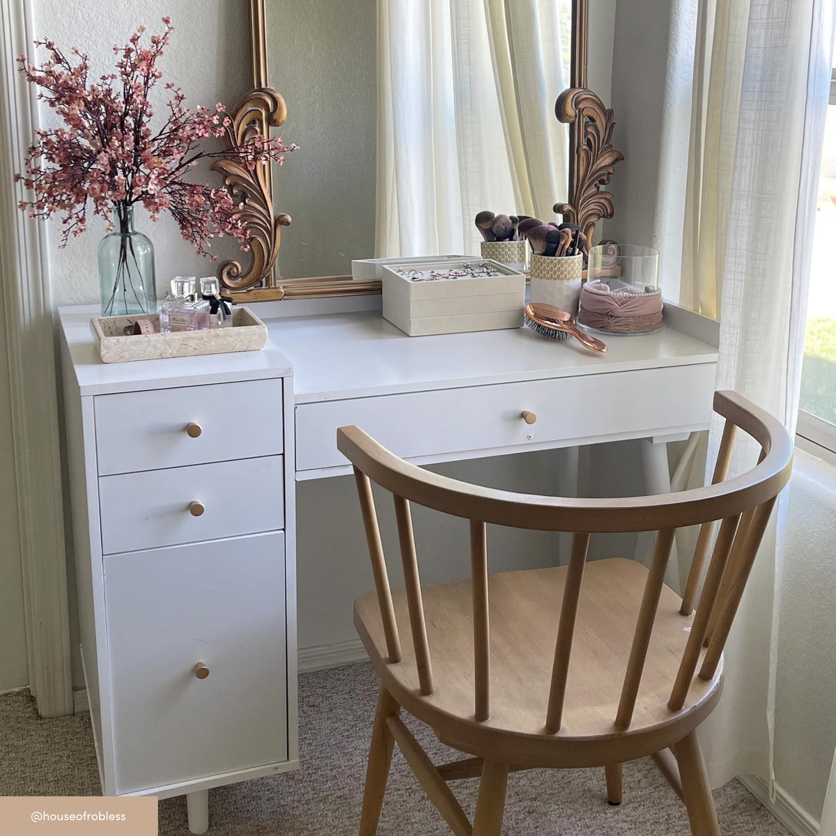 Nathan James Daisy White/Gold Makeup Desk, Vanity Table with 4 Drawers and Brass Knobs Nathan James Daisy White/Gold Makeup Desk, Vanity Table with 4 Drawers and Brass Knobs
