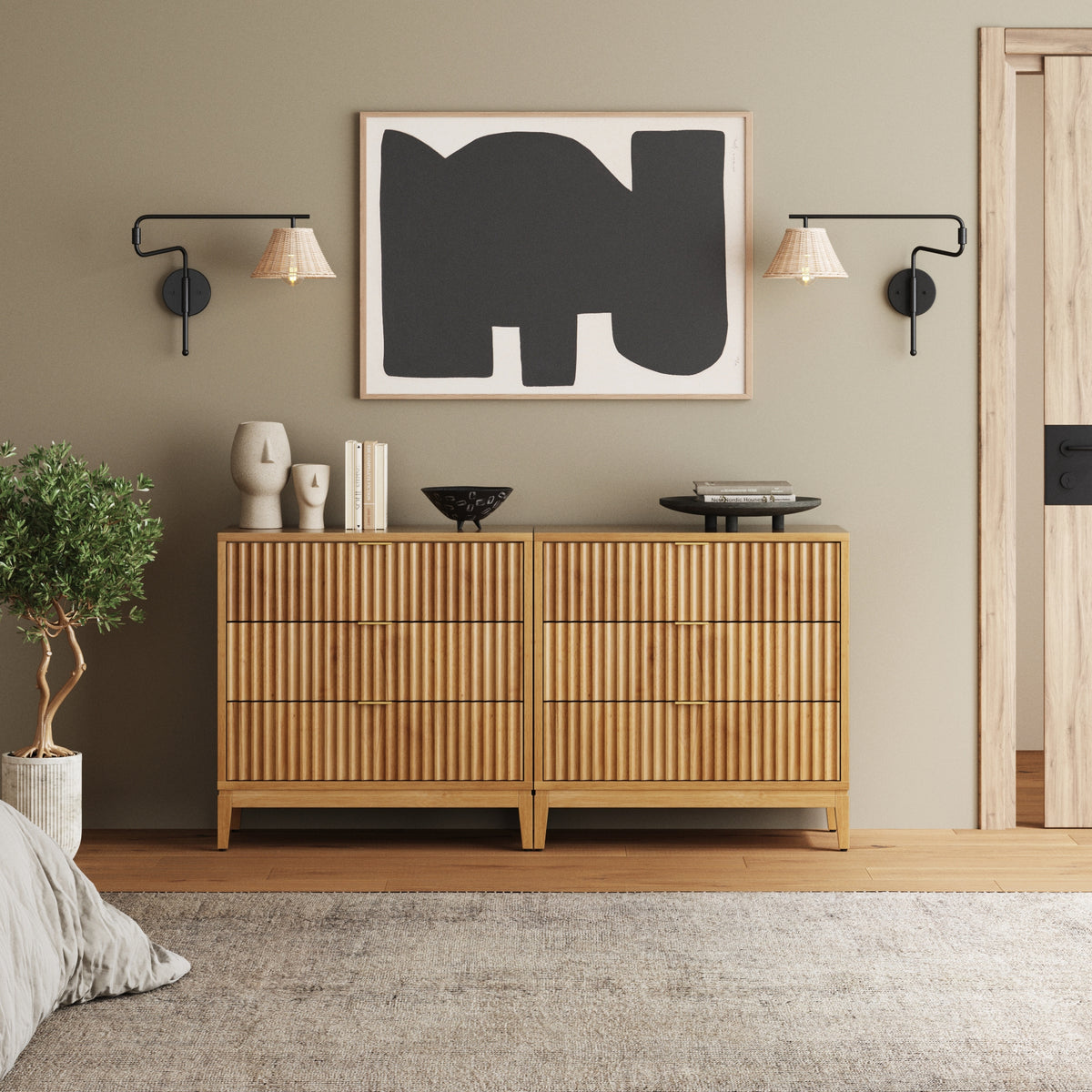 set dresser Meet the Set Decorator