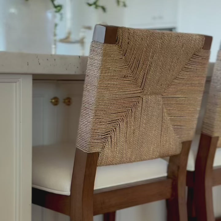 【高級】　マカロン スツール ナラ木地色  940609 Beacon Boucle & Seagrass Counter Stool Dark Brown | Nathan James