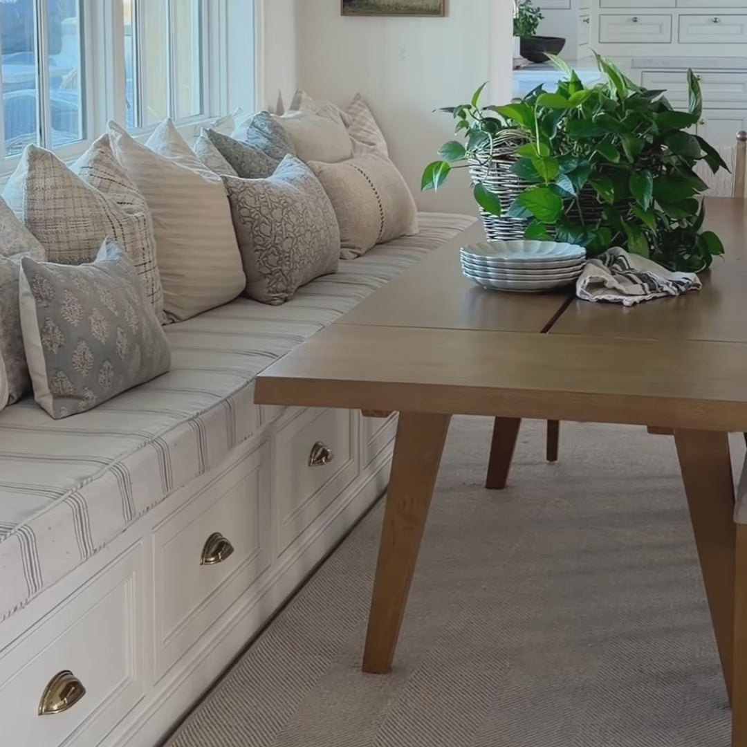 テーブル Andy Farmhouse Wooden Dining Table with Leaf Extension | Nathan James